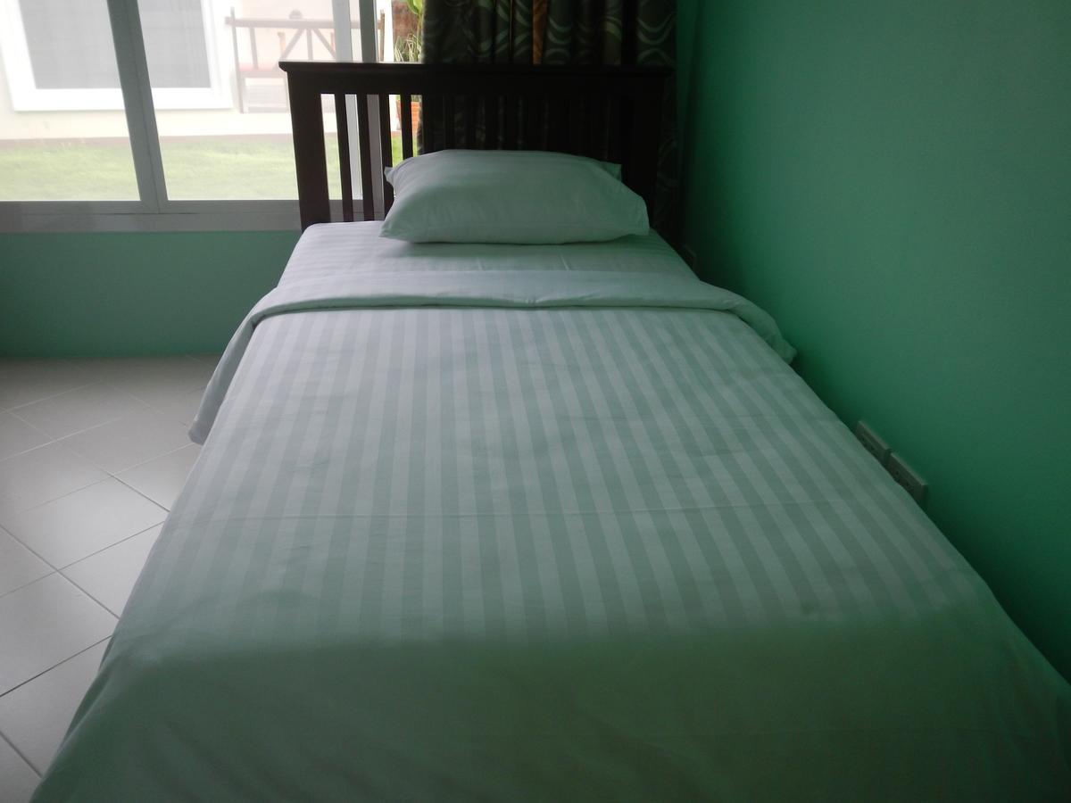 Pat'S Hideaway Bungalows Rayong Esterno foto