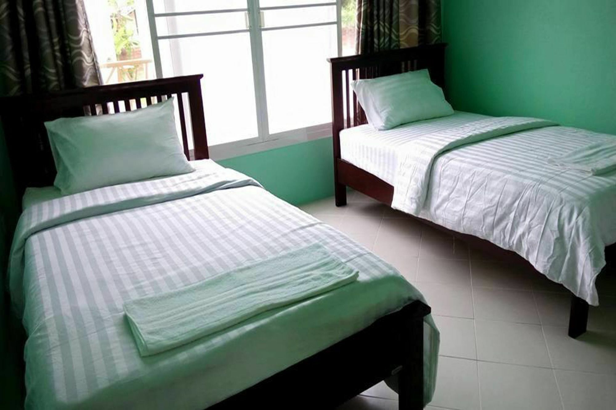 Pat'S Hideaway Bungalows Rayong Esterno foto
