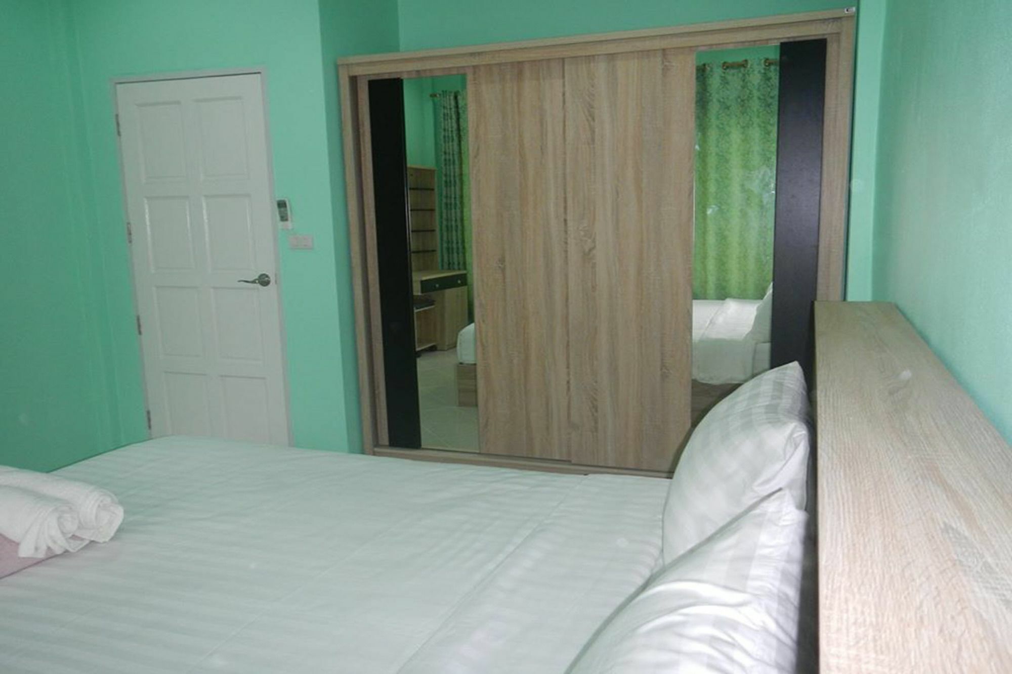 Pat'S Hideaway Bungalows Rayong Esterno foto